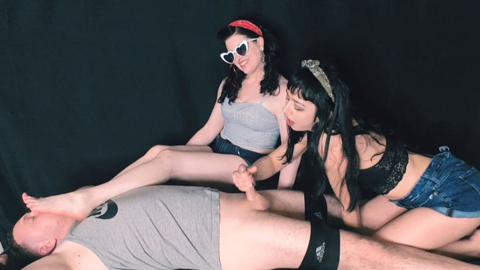 Pinup Housewives Play with the Pool Boy: Foot Worship and Handjobs